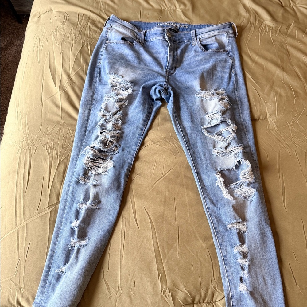 American Eagle Outfitters Light Blue Distressed Skinny Jeans